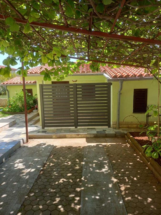 Holiday Home Matosevic เมดูลิน ภายนอก รูปภาพ